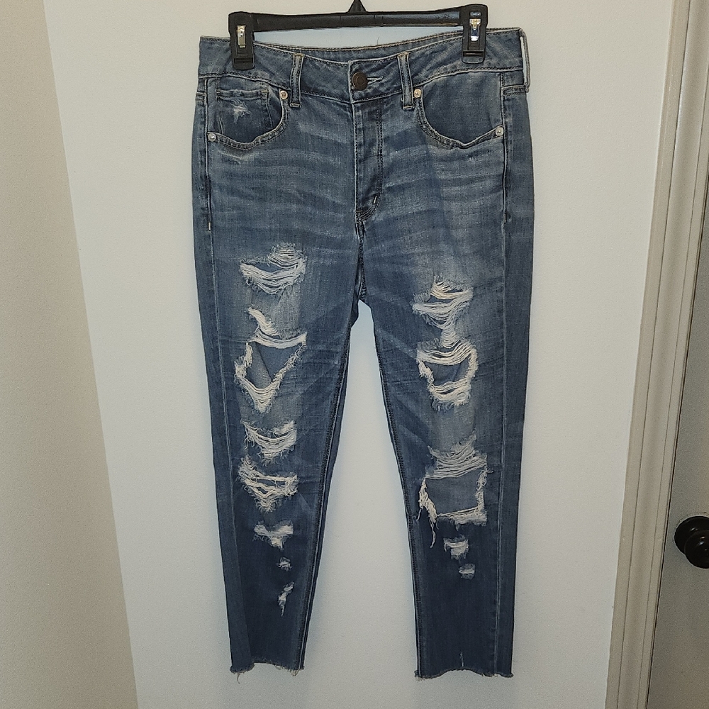 American Eagle Tom Girl Distressed Raw Hem Relaxed Fit Jeans Size 4 24" Inseam